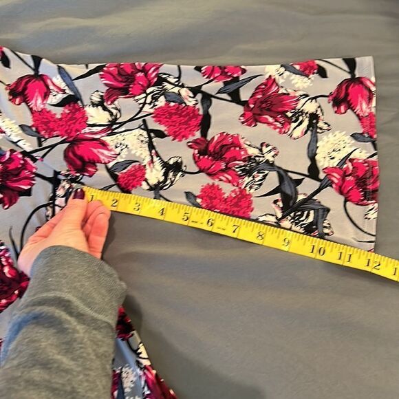 (3/$15) Cato Stretch Floral blouse size XS - Picture 9 of 12